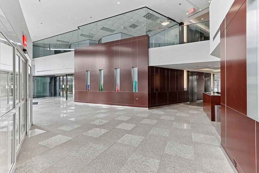 11490 Westheimer Rd, Houston, TX à louer - Photo de l’immeuble – Image 3 sur 5