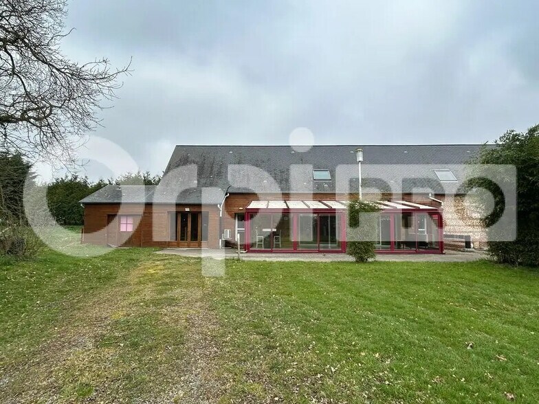 Local d'activités dans Gonneville-la-Mallet à vendre - Photo de l’immeuble – Image 1 sur 6