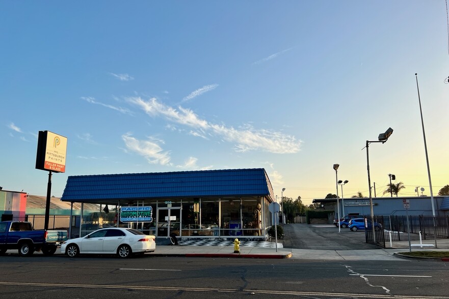 1858 E Thompson Blvd, Ventura, CA à louer - Photo de l’immeuble – Image 2 sur 9