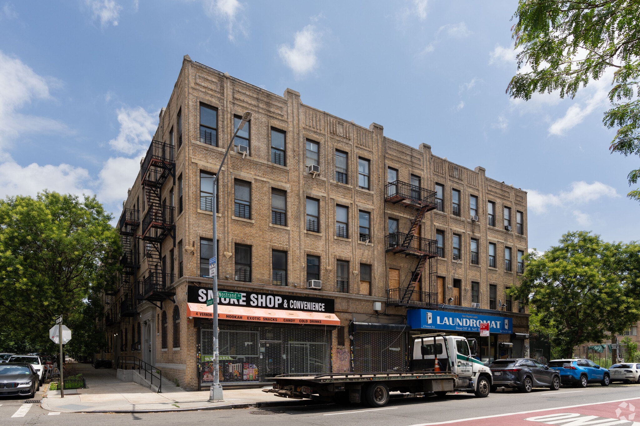 4 Vernon Ave, Brooklyn, NY à vendre Photo principale– Image 1 sur 5