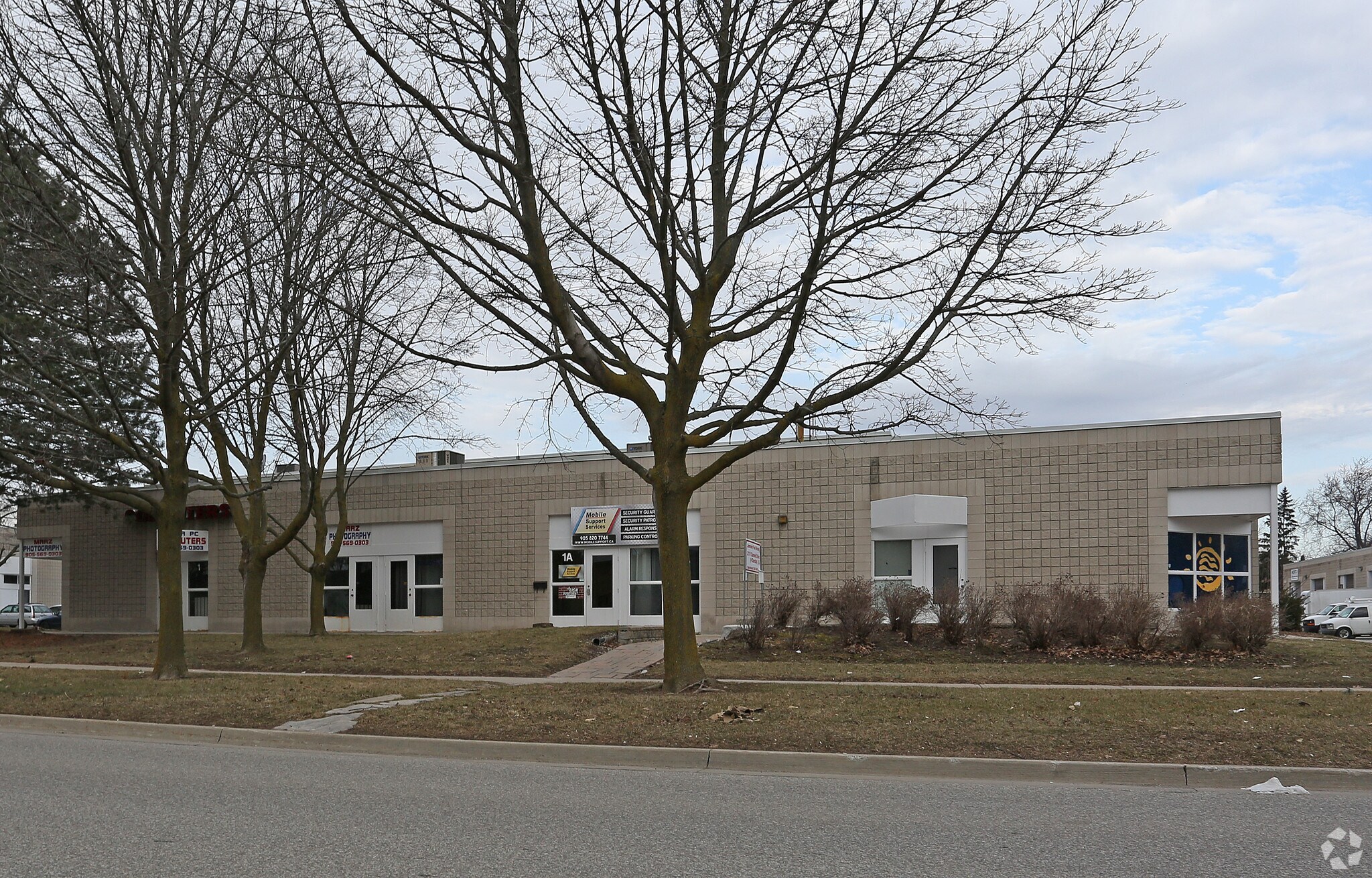 2485 Dunwin Dr, Mississauga, ON à louer Photo principale– Image 1 sur 7
