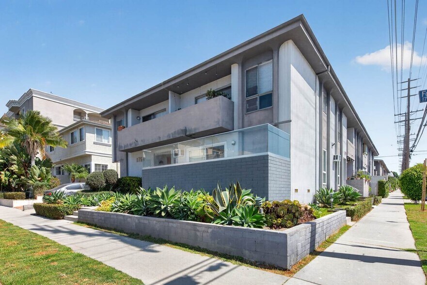 1754 Federal Ave, Los Angeles, CA à vendre - Photo de l’immeuble – Image 1 sur 5