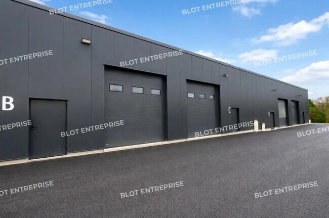 Plus de détails pour Industriel/Logistique à louer