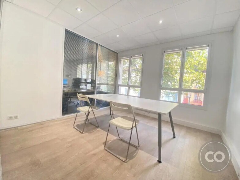 Bureau dans Boulogne-Billancourt à louer - Photo de l’immeuble – Image 2 sur 4