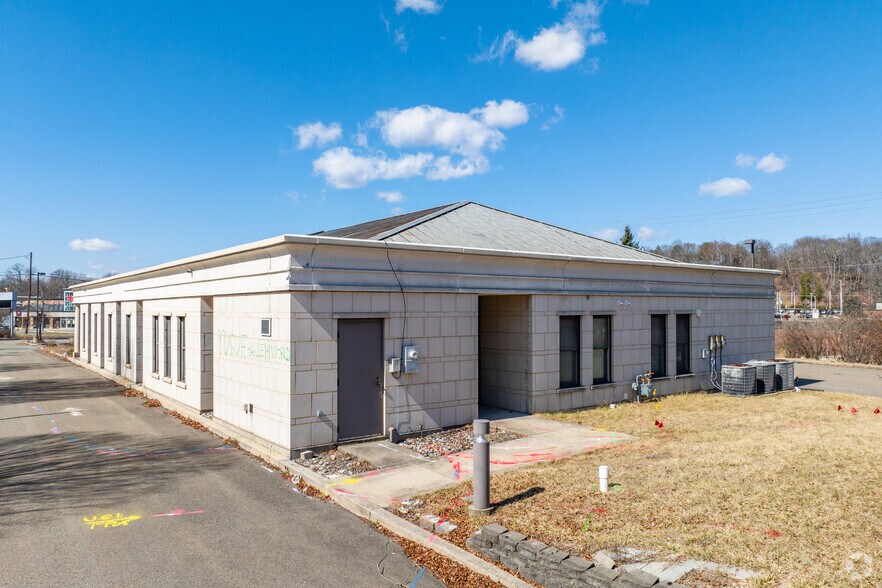 705 Milford Rd, East Stroudsburg, PA à vendre - Photo de l’immeuble – Image 3 sur 11