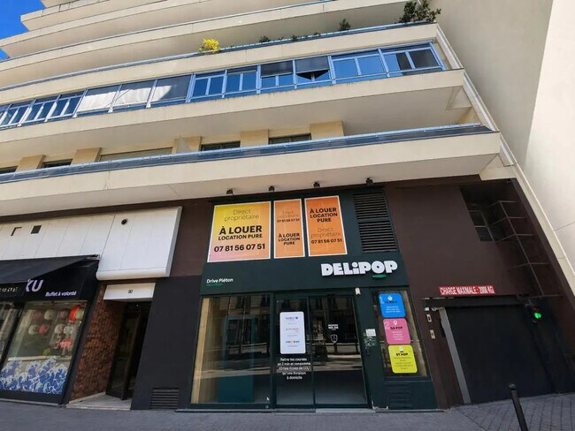 Plus de détails pour Local commercial à louer