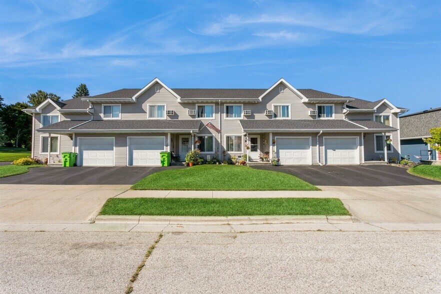 34 E Paine St, Kiel, WI à vendre - Photo de l’immeuble – Image 1 sur 25