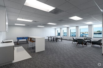 21515 Hawthorne Blvd, Torrance, CA à louer Photo intérieure– Image 2 sur 9