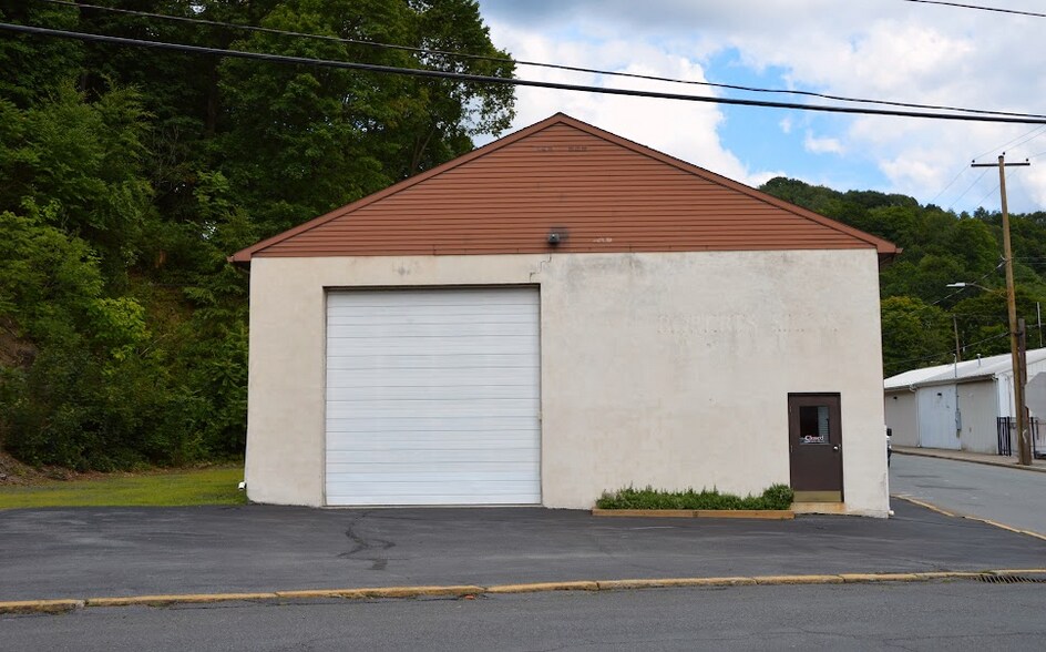 700 N Centre St, Pottsville, PA à vendre - Photo de l’immeuble – Image 2 sur 5