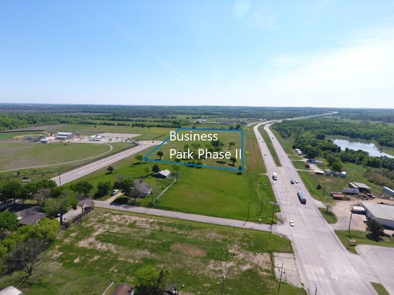 Adams & US Highway 190, Cameron, TX à vendre - Aérien – Image 2 sur 3