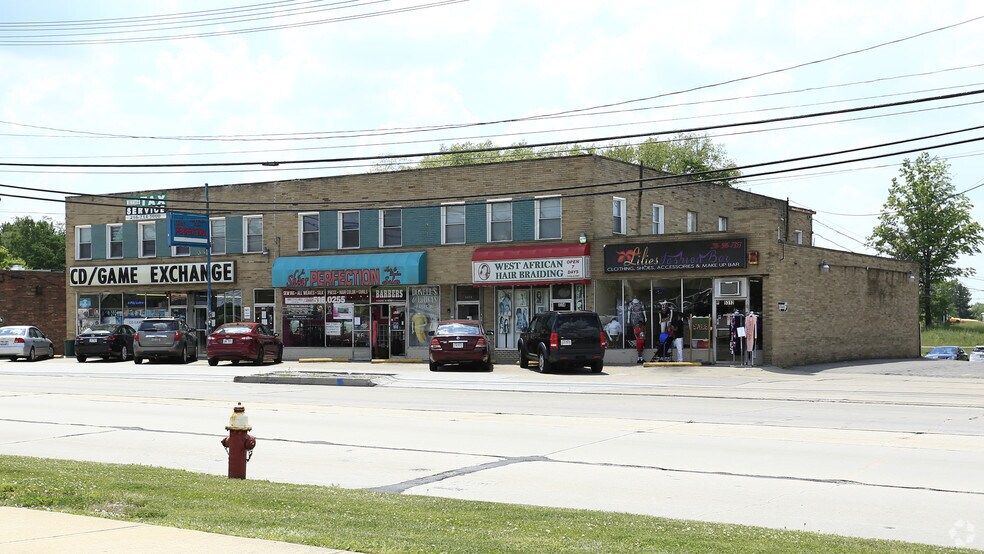 5312-5328 Warrensville Center Rd, Maple Heights, OH à louer - Photo de l’immeuble – Image 2 sur 2