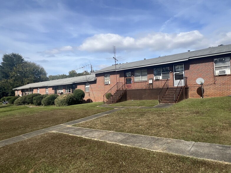 1202 Martin Luther King Jr Blvd, Columbus, GA à vendre - Photo de l’immeuble – Image 1 sur 11