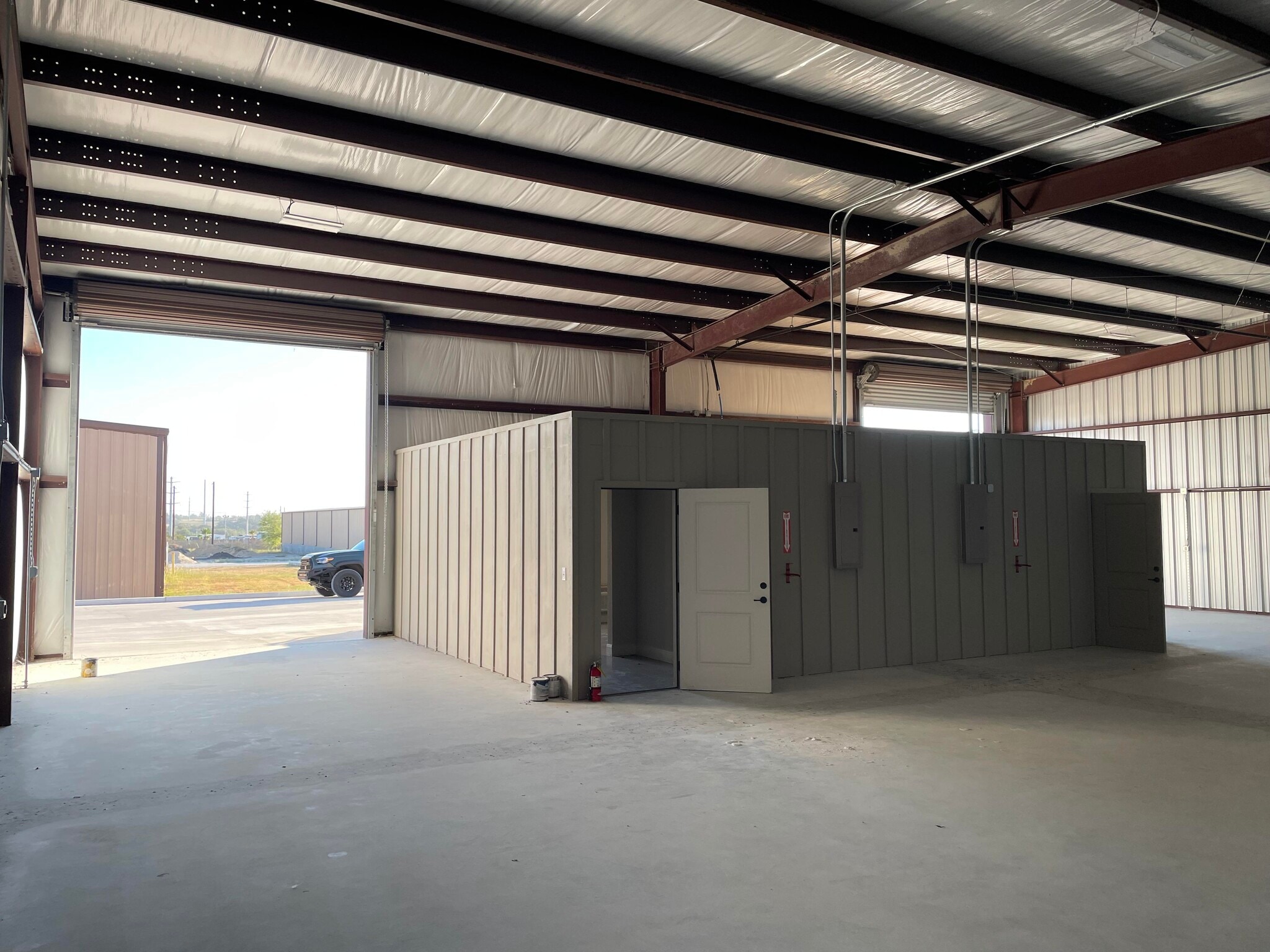 7977 Old Bastrop Rd, New Braunfels, TX à louer Photo de l’immeuble– Image 1 sur 3