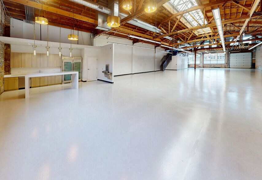 1640 W Carroll Ave, Chicago, IL à louer - Photo de l’immeuble – Image 2 sur 9