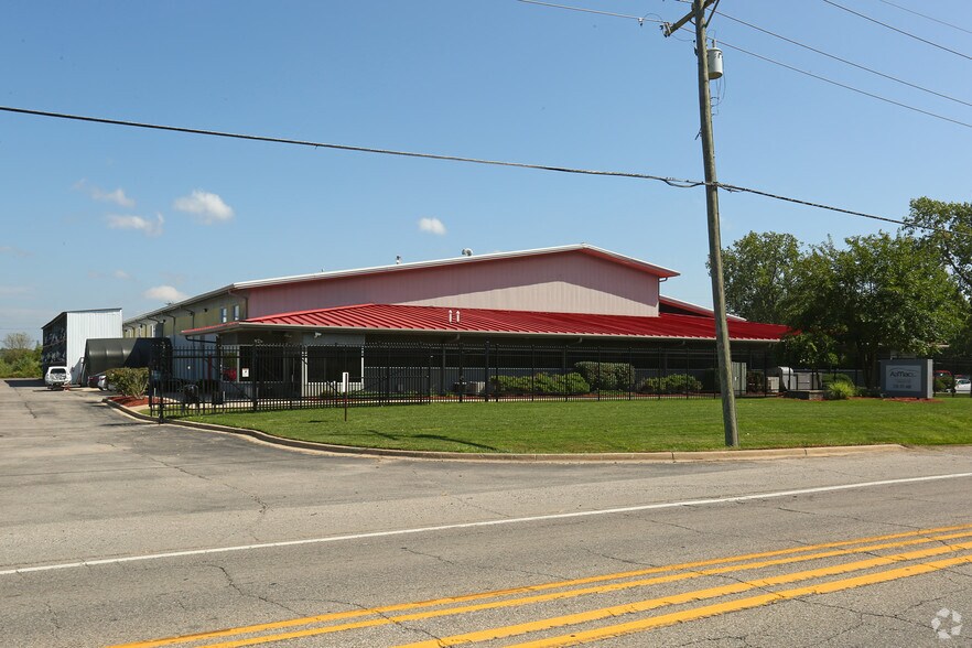 8393 Rawsonville Rd, Belleville, MI à vendre - Photo de l’immeuble – Image 3 sur 4