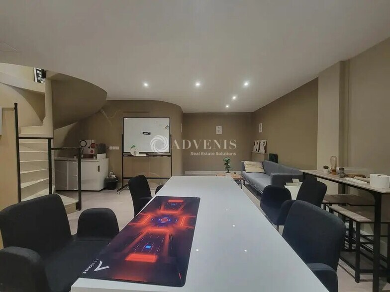 Bureau dans Courbevoie à louer - Photo de l’immeuble – Image 3 sur 9