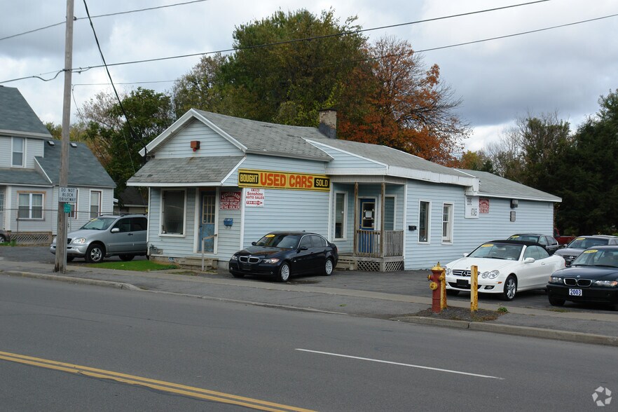 1104 Oriskany St, Utica, NY à louer - Photo de l’immeuble – Image 2 sur 5