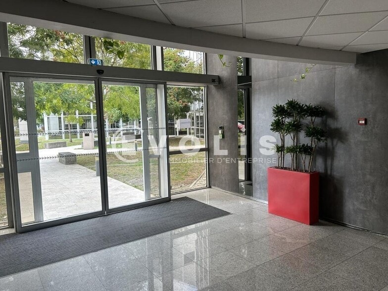 Bureau dans Pessac à louer - Photo de l’immeuble – Image 3 sur 19