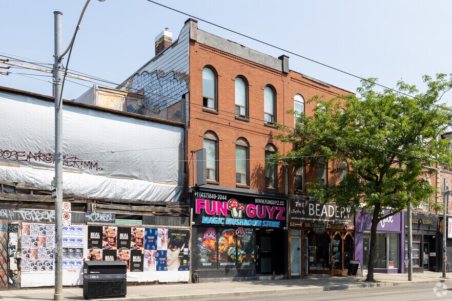 518 Queen St W, Toronto, ON à vendre - Photo de l’immeuble – Image 1 sur 14