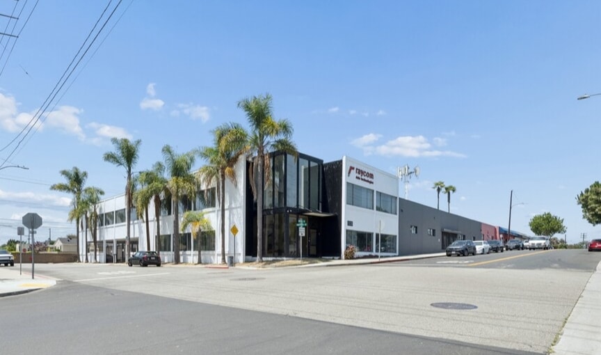 1320 E Imperial Ave, El Segundo, CA à vendre Photo de l’immeuble– Image 1 sur 25