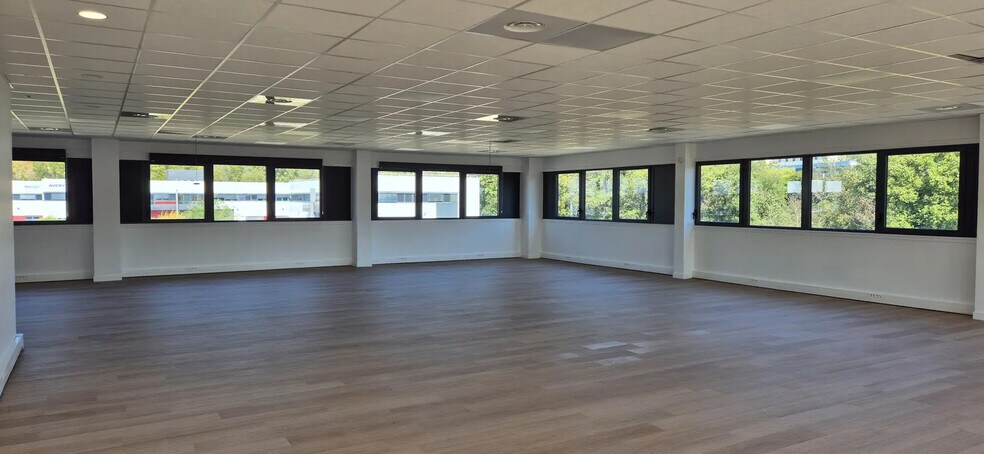 Bureau dans Dardilly à louer - Photo de l’immeuble – Image 3 sur 5