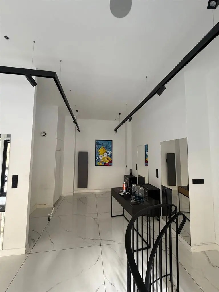 Local commercial dans Paris à louer Photo intérieure– Image 1 sur 6