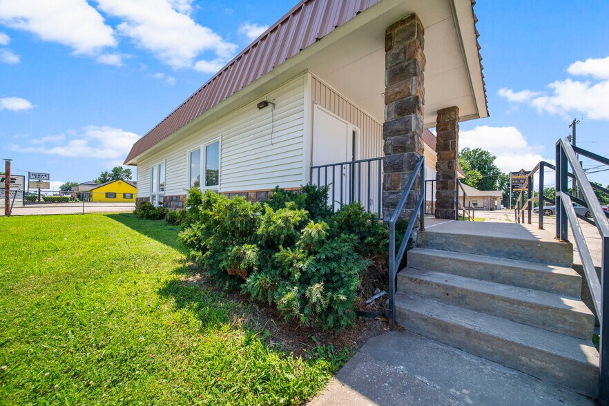 700 S Main St, Grove, OK à vendre - Photo de l’immeuble – Image 3 sur 55