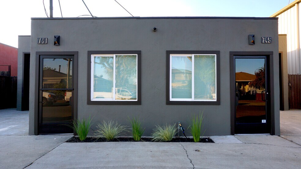 741-745 Warrington Ave, Redwood City, CA à vendre - Photo principale – Image 1 sur 27
