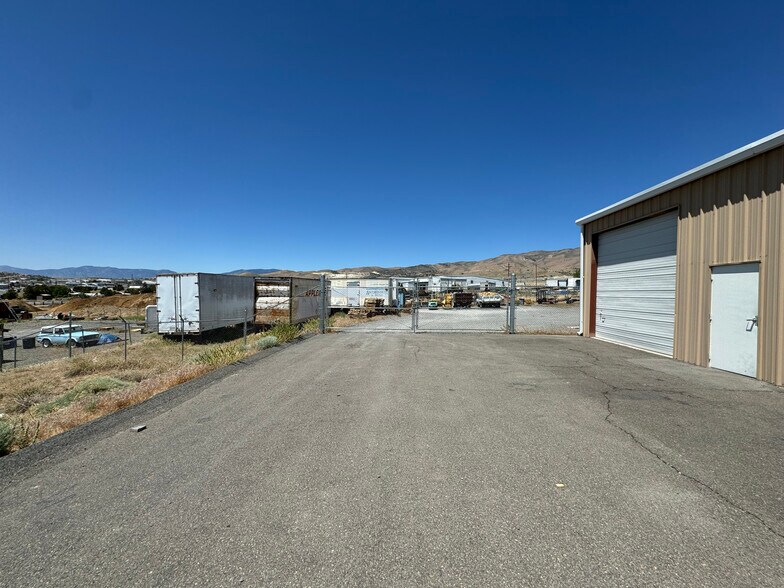 53 Laxalt Dr, Carson City, NV à vendre - Photo de l’immeuble – Image 3 sur 9