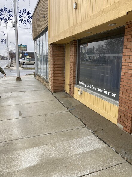 4111 12 Mile Rd, Southfield, MI à vendre - Photo de l’immeuble – Image 3 sur 10