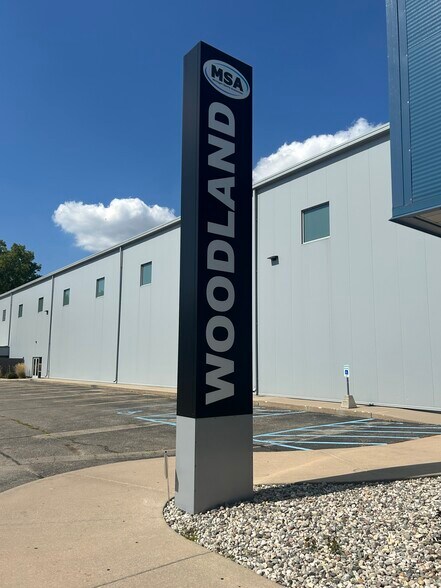 2100 28th St SE, Grand Rapids, MI à louer - Photo de l’immeuble – Image 2 sur 5