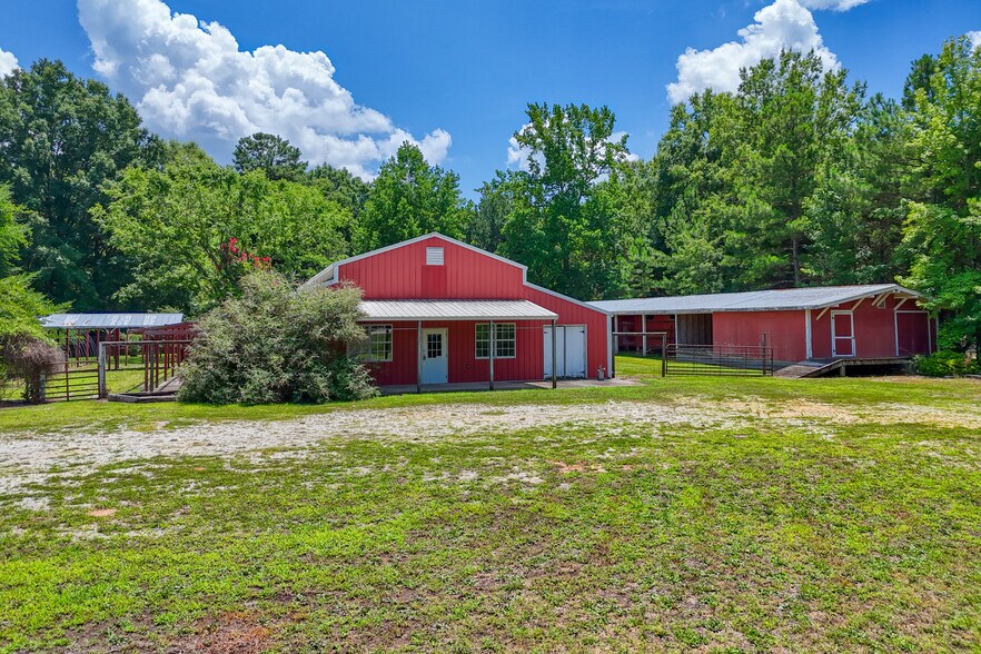 938 Springdale Dr, Clinton, SC à vendre - Photo de l’immeuble – Image 1 sur 11