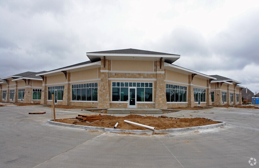8861 Davis Blvd, Keller, TX à louer - Photo de l’immeuble – Image 3 sur 7