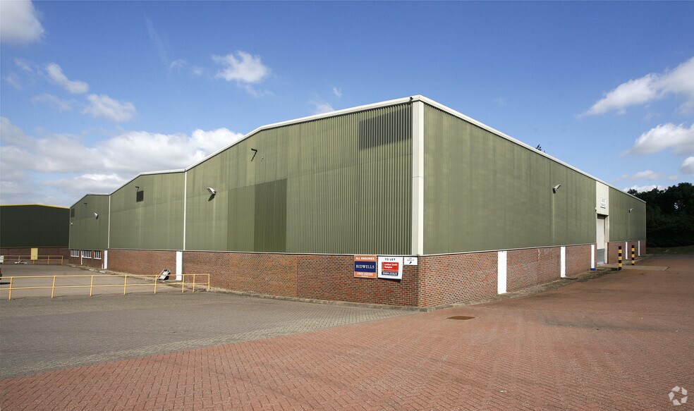 Sopwith Way, Daventry à louer - Photo principale – Image 1 sur 8