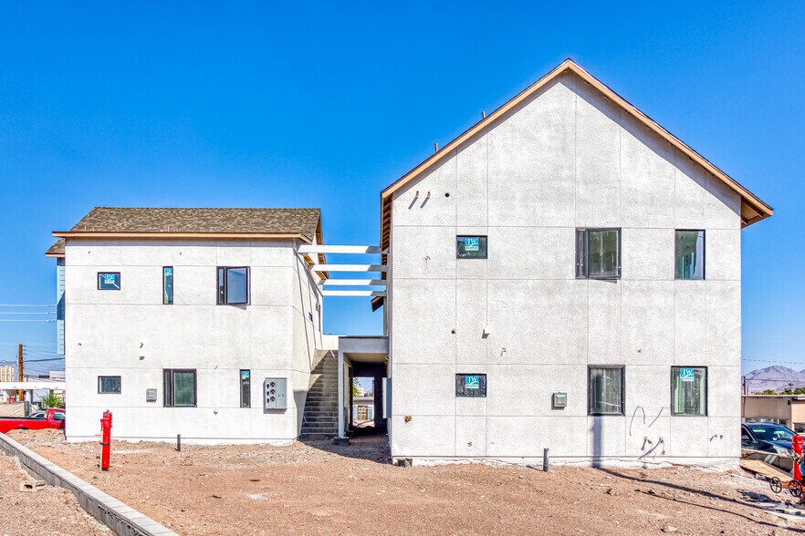 51 E Texas Ave, Henderson, NV à vendre - Photo de l’immeuble – Image 2 sur 6