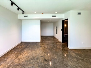 31 Artful Way, Asheville, NC à louer Photo intérieure– Image 2 sur 5