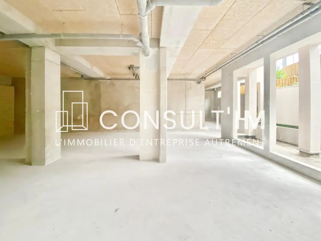 Local commercial dans Clichy à louer Photo de l’immeuble– Image 1 sur 9