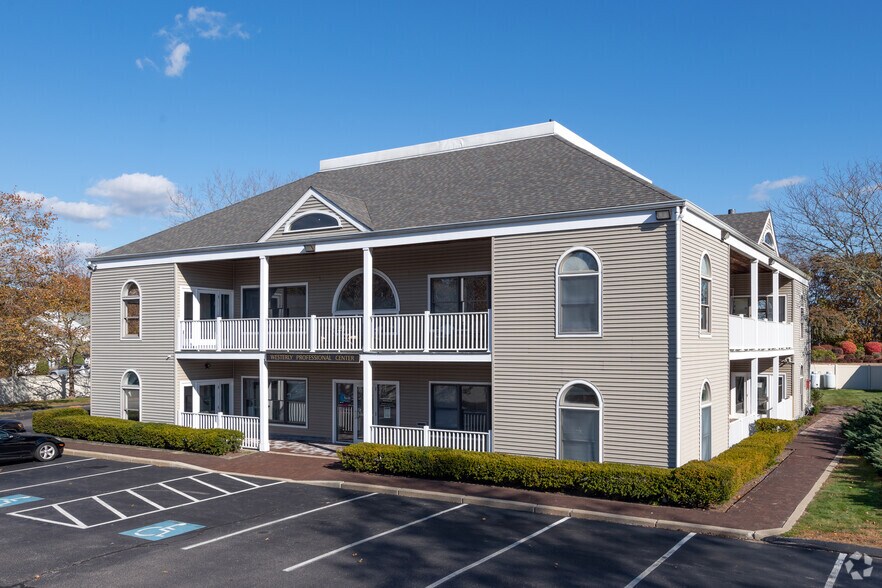 101 Airport Rd, Westerly, RI à louer - Photo principale – Image 1 sur 8