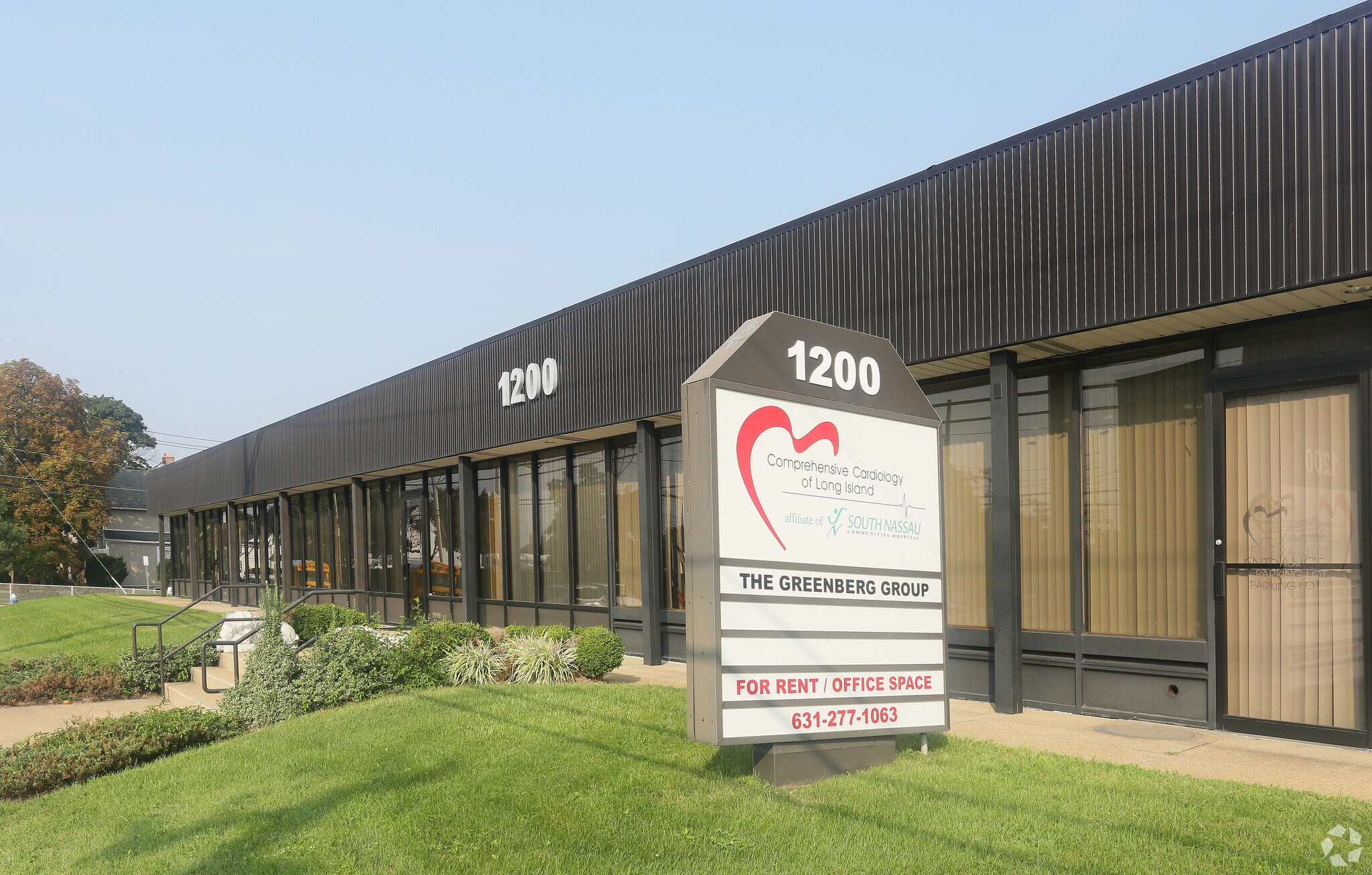 1200 W Broadway, Hewlett, NY à louer Photo principale– Image 1 sur 5