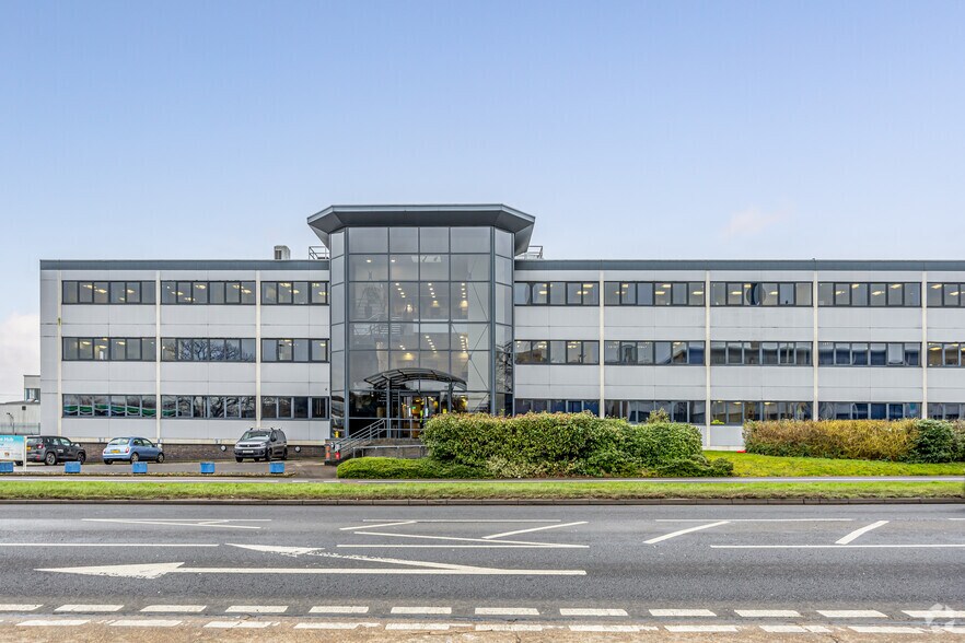 Edinburgh Way, Harlow à louer - Photo de l’immeuble – Image 2 sur 7