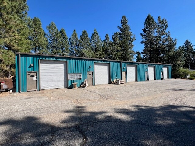 12731 Loma Rica Dr, Grass Valley, CA à louer Photo principale– Image 1 sur 7