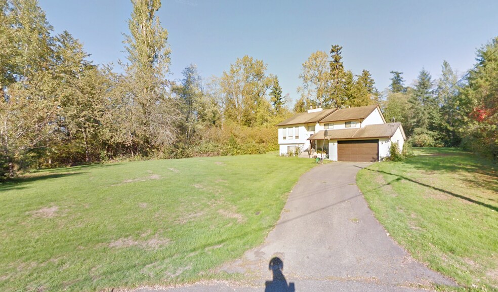 18465 71 Av, Surrey, BC à vendre - Photo de l’immeuble – Image 2 sur 2