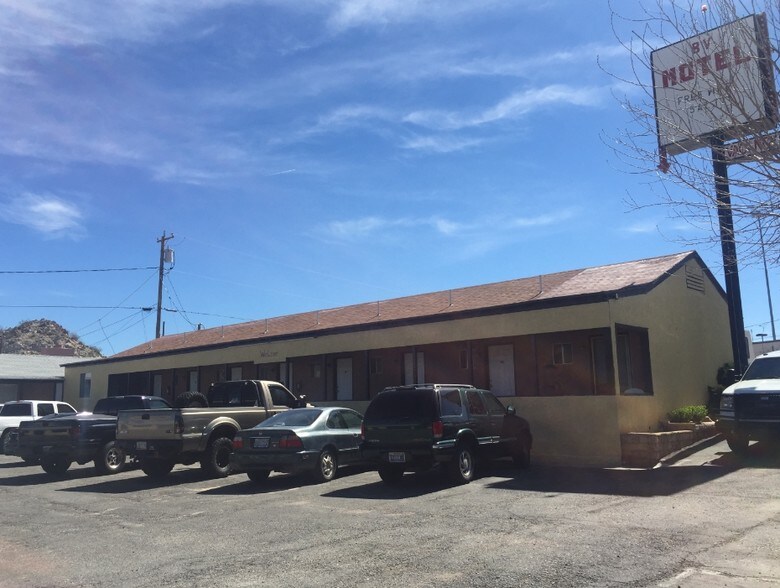 115 W Gaviland St, Searchlight, NV à vendre - Photo de l’immeuble – Image 2 sur 29