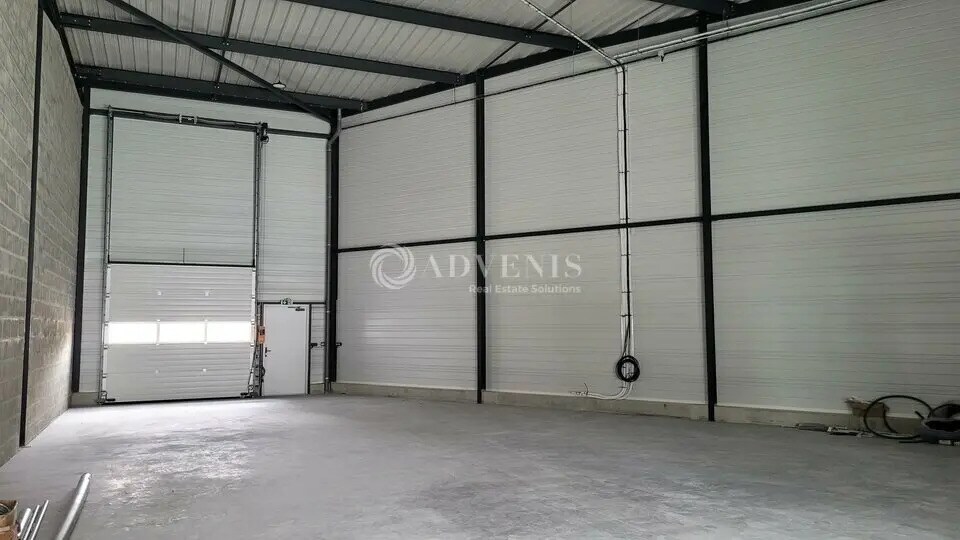 Local d'activités dans Basse-Goulaine à vendre - Photo de l’immeuble – Image 3 sur 6