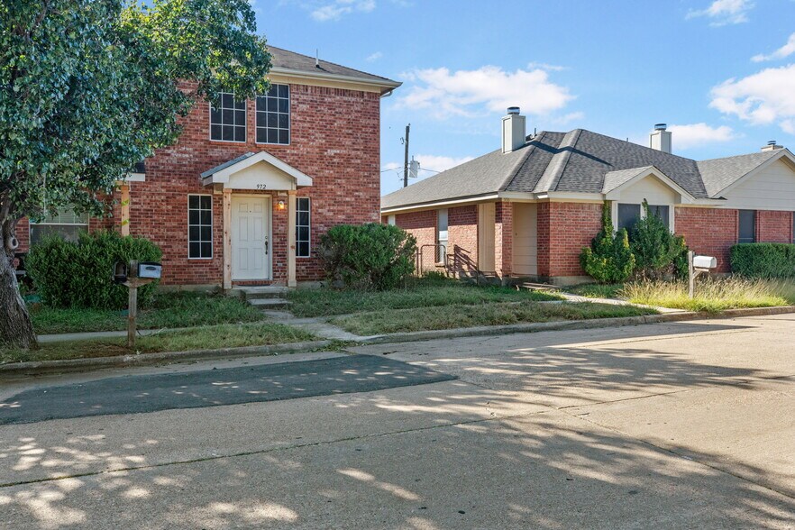 972 Tennessee Trl, Arlington, TX à vendre - Photo de l’immeuble – Image 3 sur 3