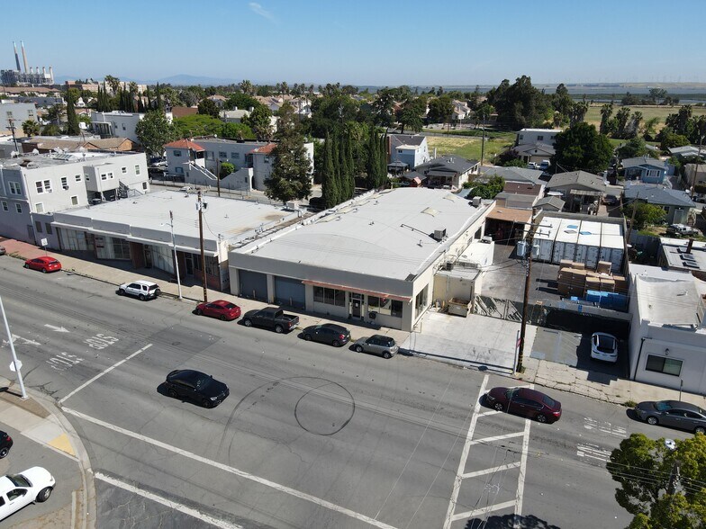 415 E 10th St, Pittsburg, CA à louer - Photo de l’immeuble – Image 2 sur 47