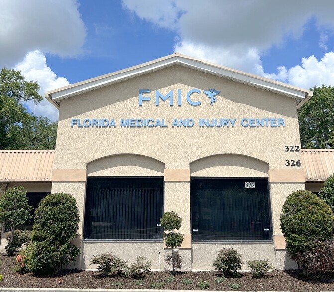 326 N John Young Pky, Kissimmee, FL à louer - Photo de l’immeuble – Image 1 sur 14
