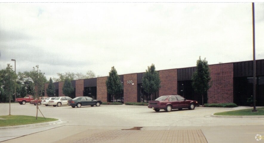 3450 N Rock Rd, Wichita, KS à louer - Photo de l’immeuble – Image 1 sur 2