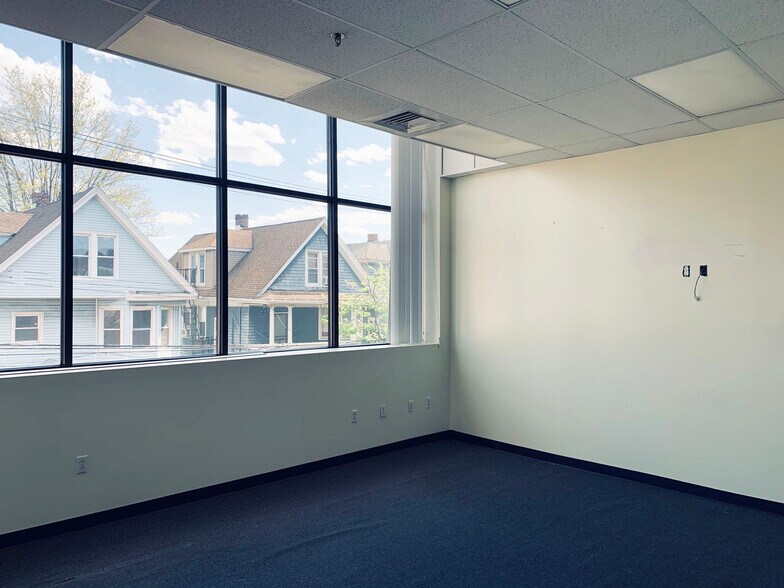 25 Fox St, New Haven, CT à louer - Photo intérieure – Image 3 sur 14