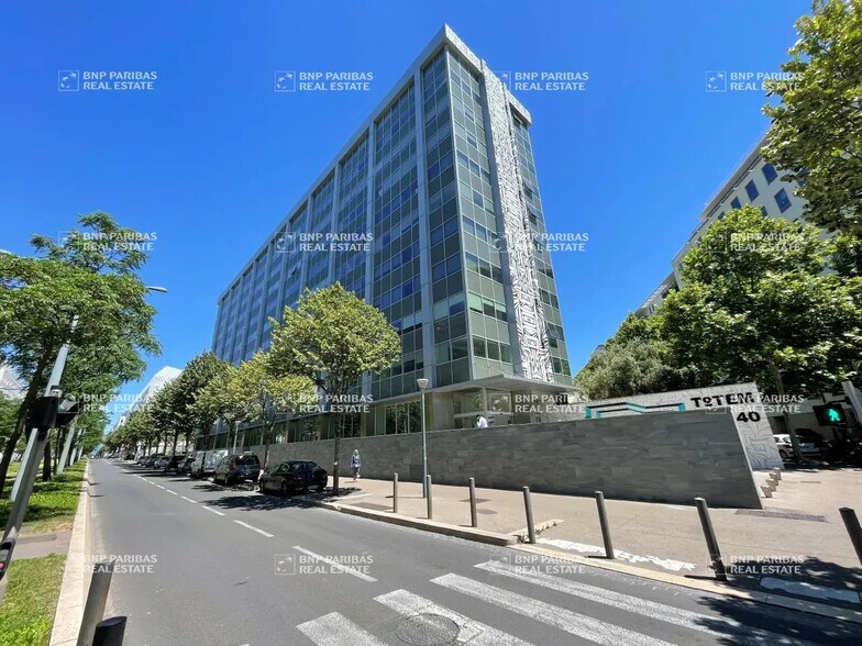 Bureau dans Marseille à louer - Photo de l’immeuble – Image 1 sur 13